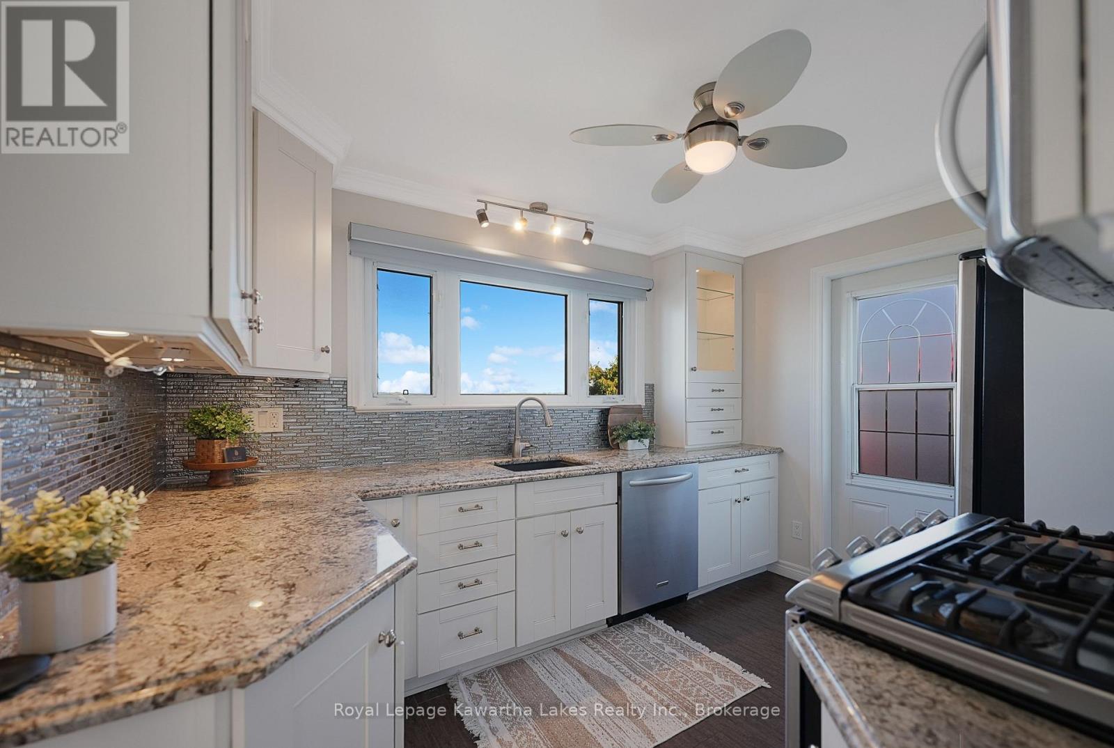 832 CEDAR GLEN ROAD - 24