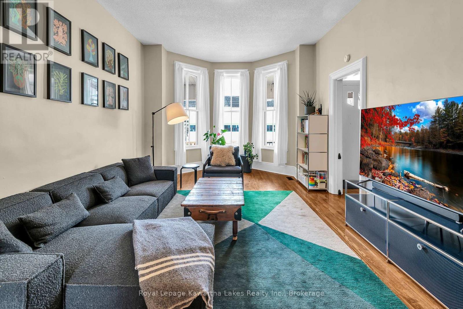 63 WILLIAM STREET N - 12