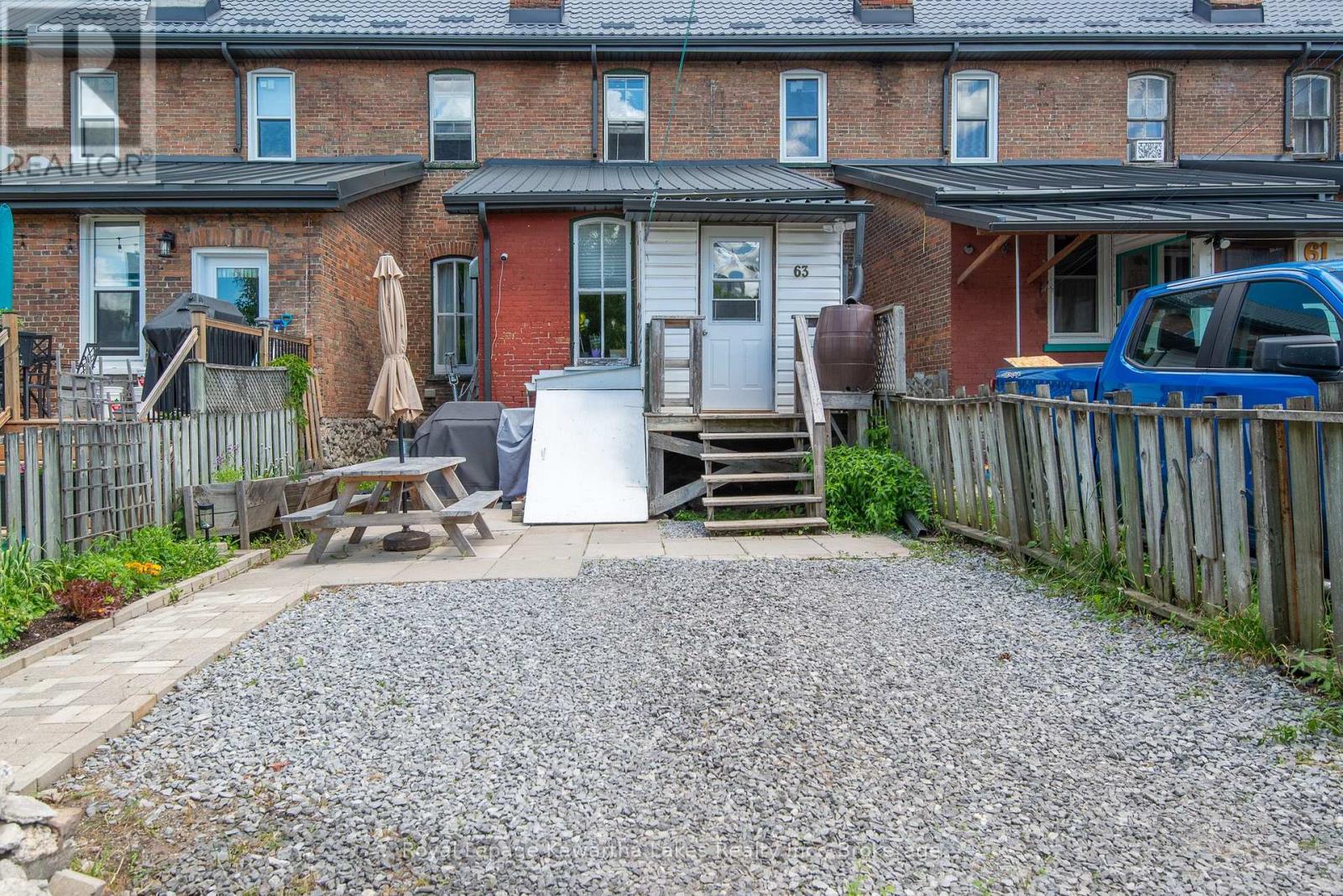 63 WILLIAM STREET N - 29