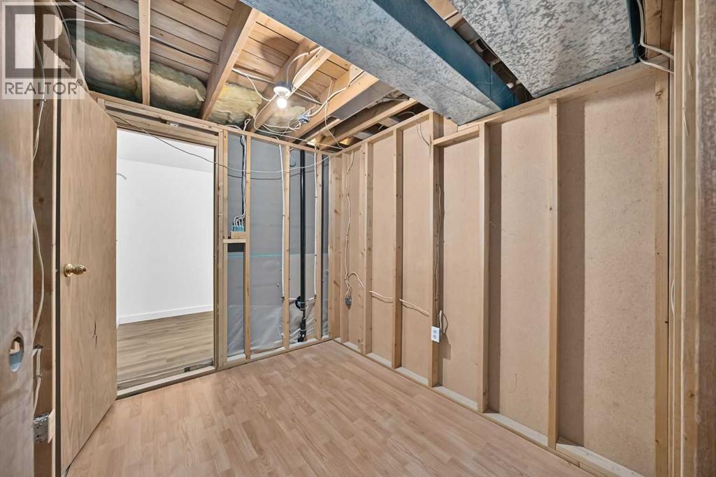 112 Queensland Place SE - Image 33