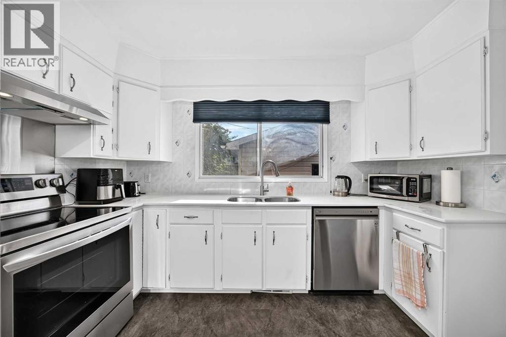 112 Queensland Place SE - Image 13