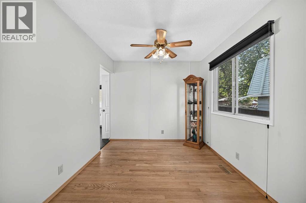 112 Queensland Place SE - Image 9