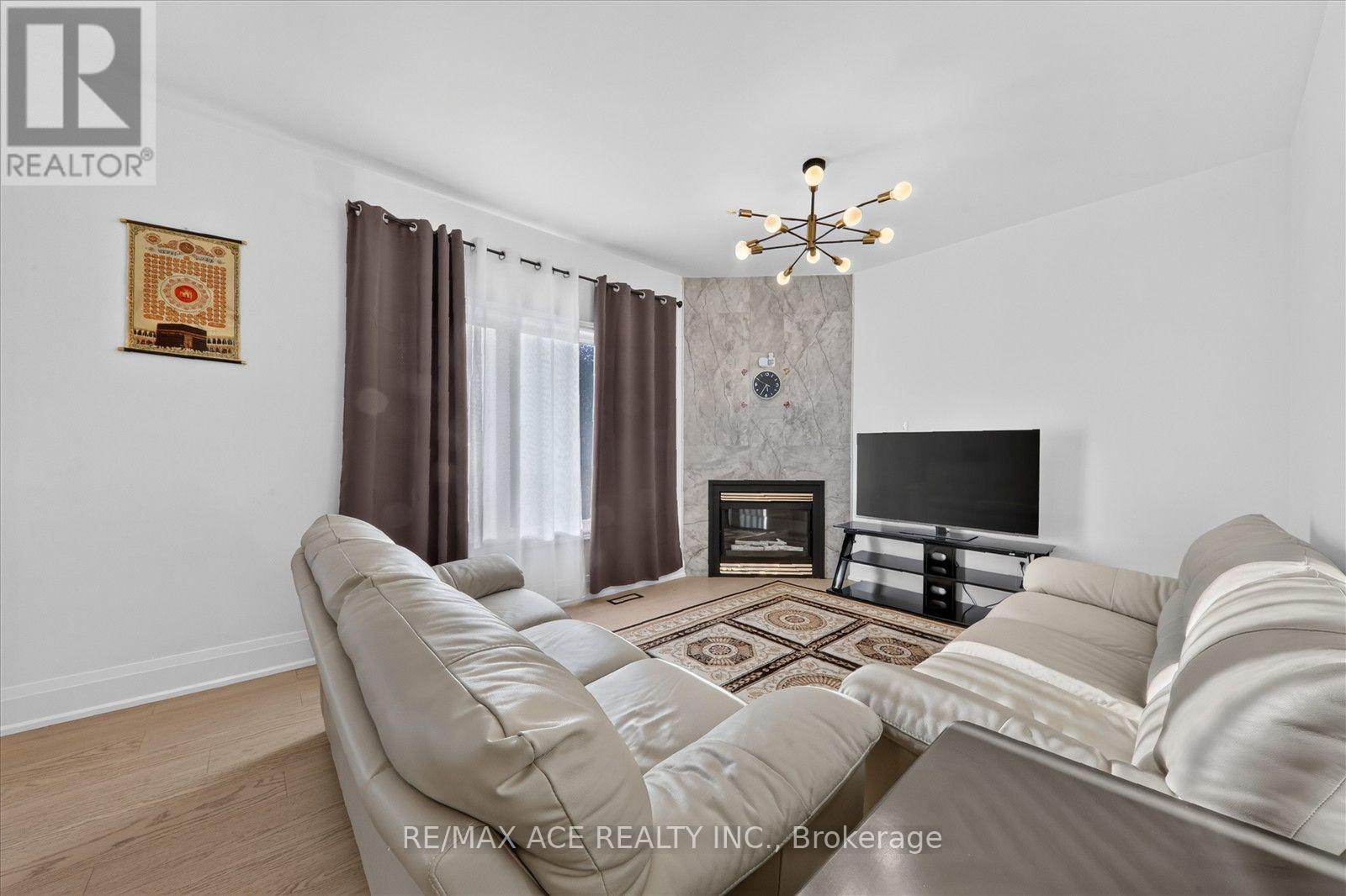 1446 SANDHURST CRESCENT - 13