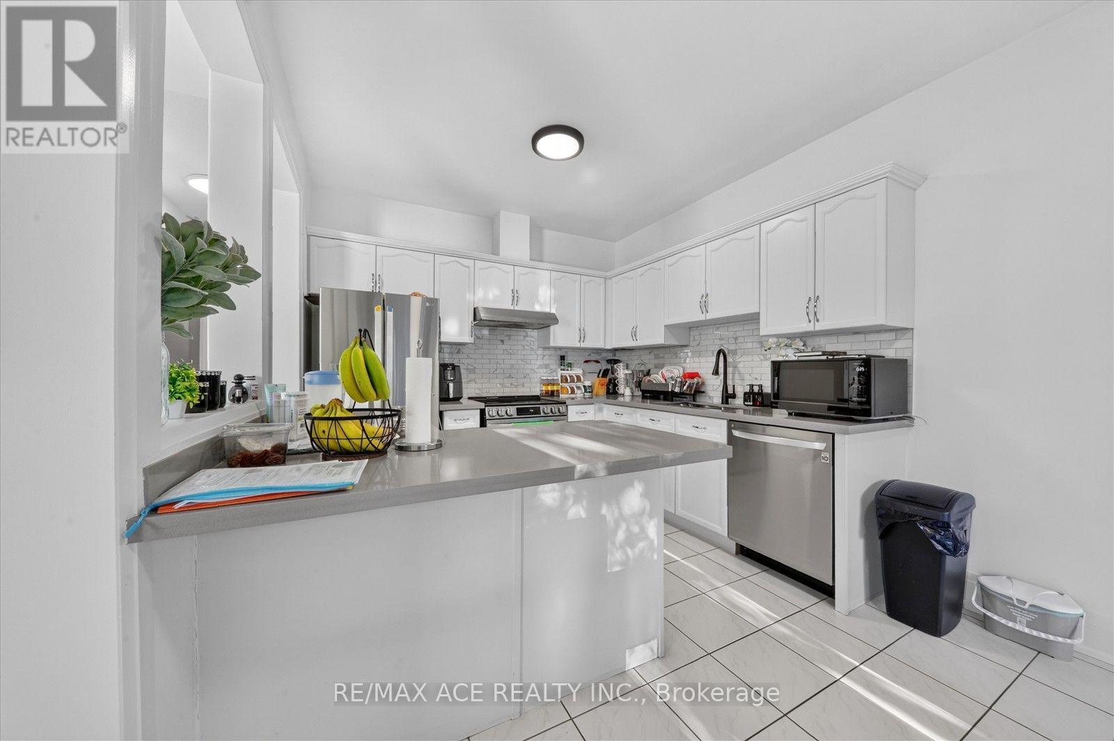 1446 SANDHURST CRESCENT - 16