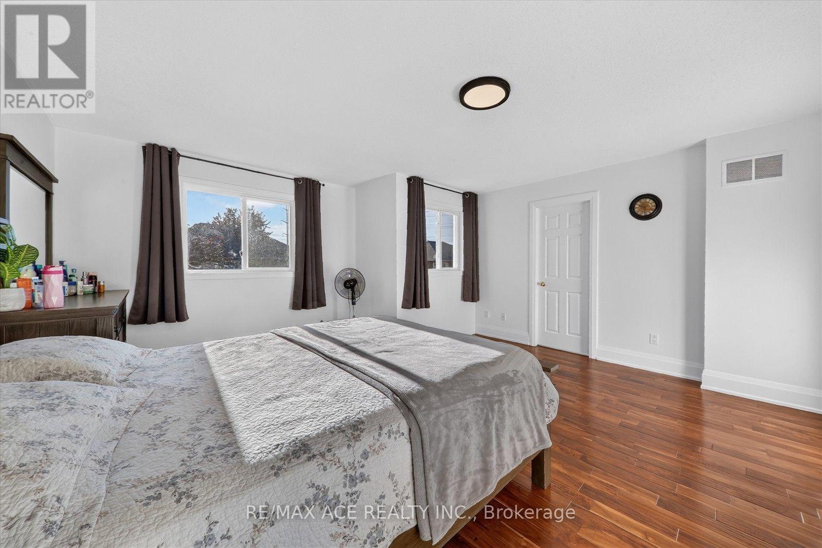 1446 SANDHURST CRESCENT - 22