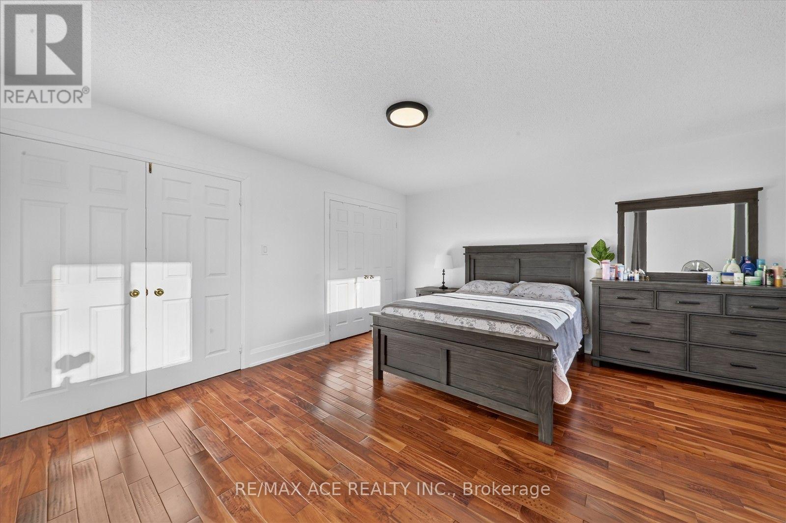 1446 SANDHURST CRESCENT - 23