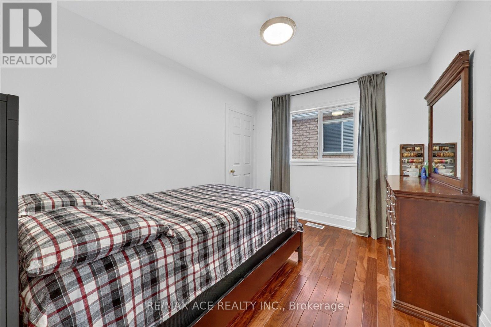 1446 SANDHURST CRESCENT - 26