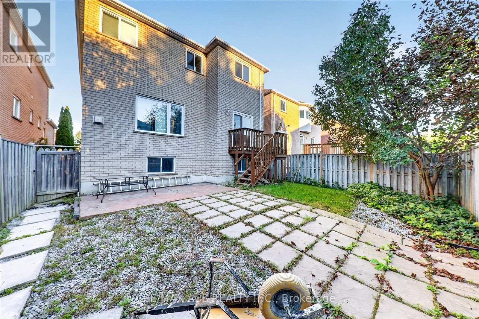 1446 SANDHURST CRESCENT - 40