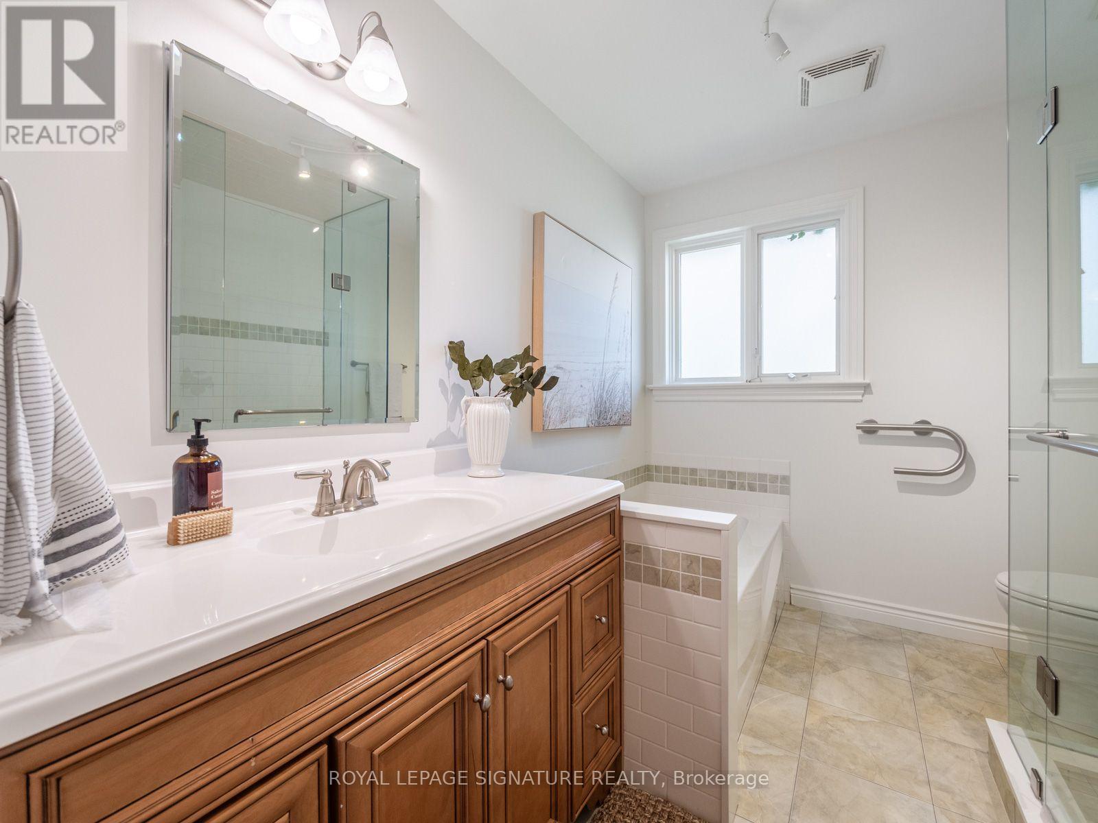 46 MANORGLEN CRESCENT - 21