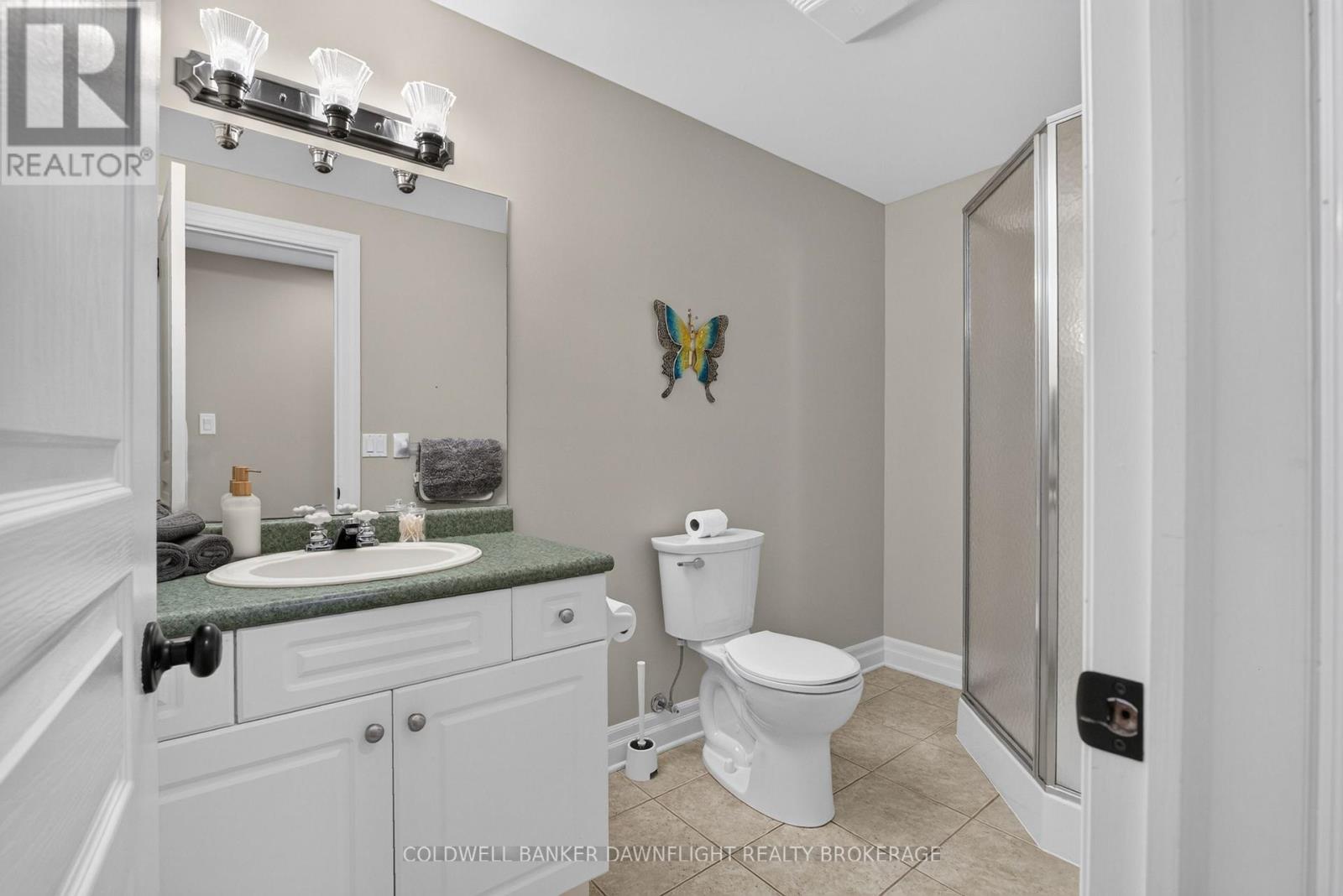 17 VILLAGE GATE - Image 34