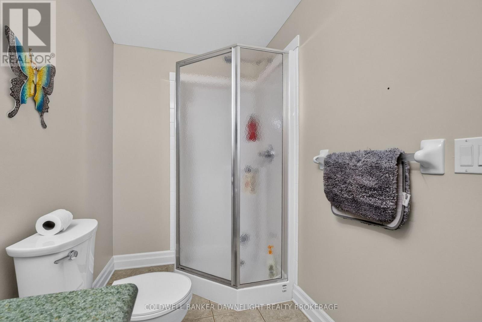 17 VILLAGE GATE - Image 35