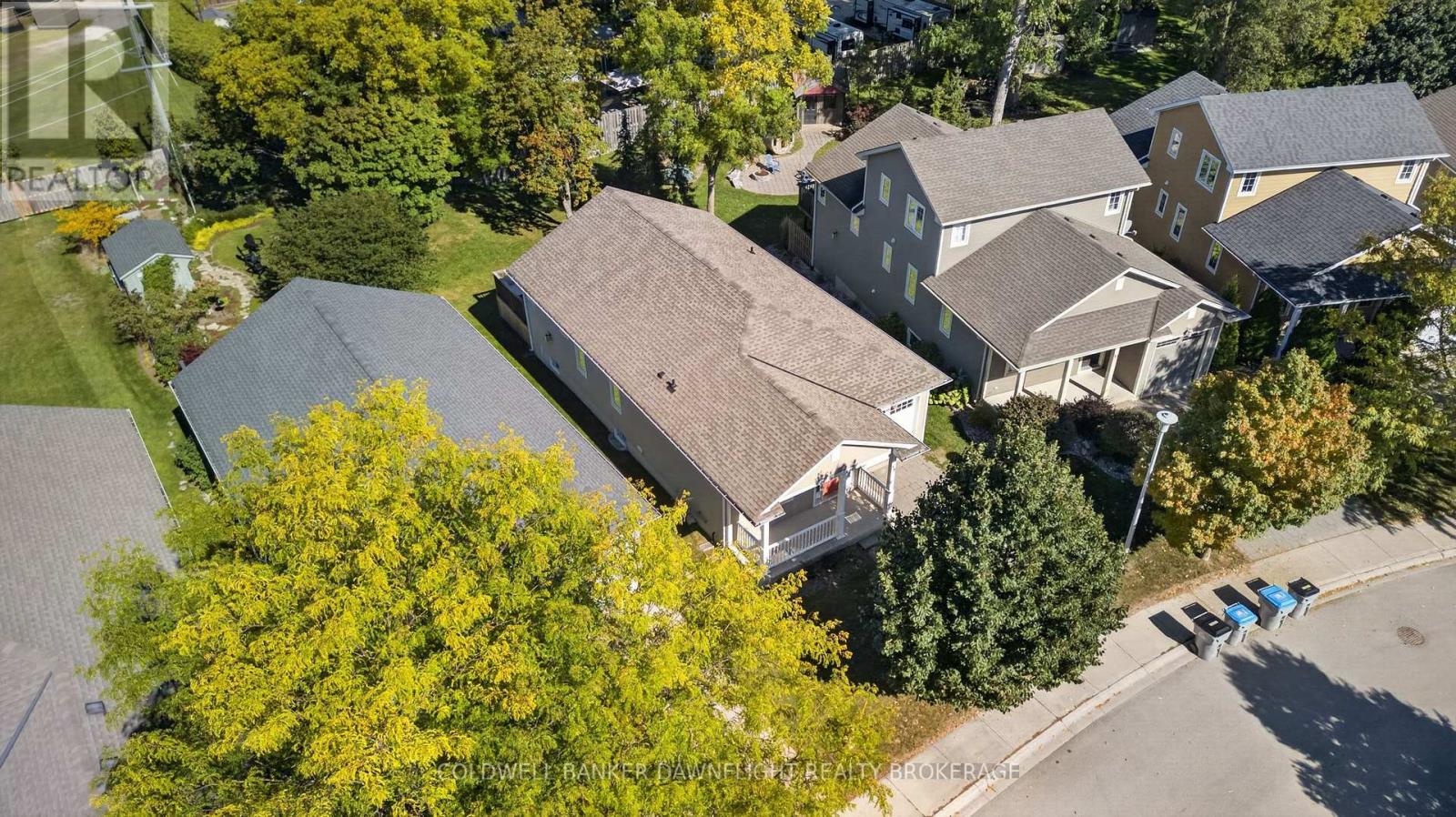 17 VILLAGE GATE - Image 43
