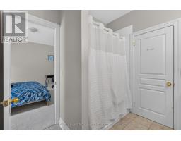 17 Village Gate, Lambton Shores, ON N0M1T0 Photo 23