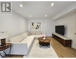 11 Edison Circle, Toronto, ON M6L2L3 Photo 11