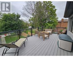 11 Edison Circle, Toronto, ON M6L2L3 Photo 26