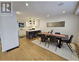 11 Edison Circle, Toronto, ON M6L2L3 Photo 7