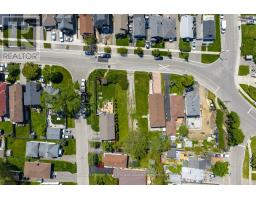 1067 Alexandra Avenue, Mississauga, ON L5E2A1 Photo 9