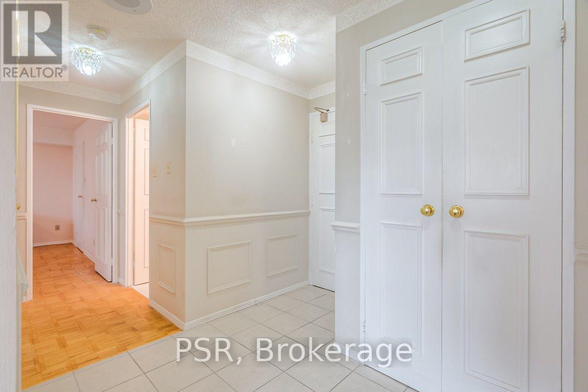 #612 3695 KANEFF CRESCENT - 12