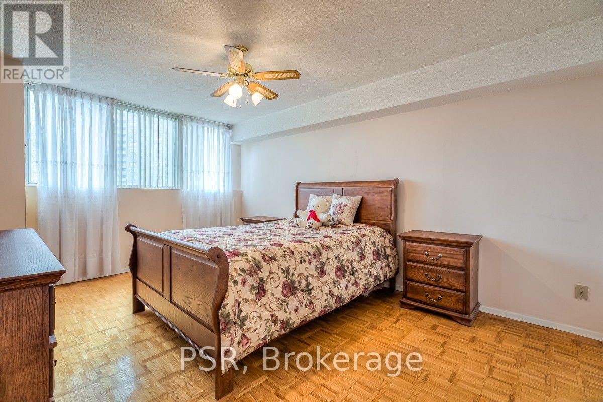 #612 3695 KANEFF CRESCENT - 13