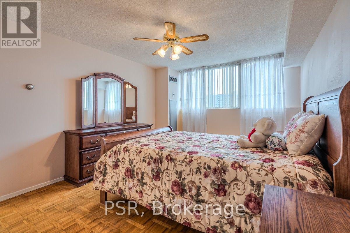#612 3695 KANEFF CRESCENT - 15