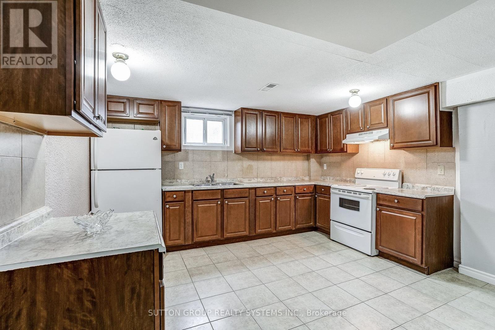 20 TAYSHAM CRESCENT - 21