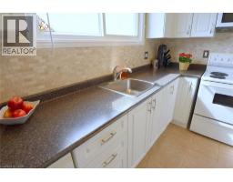 18 Claudette Gate, Hamilton, ON L9B1T5 Photo 12