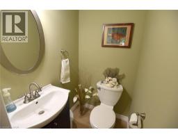 18 Claudette Gate, Hamilton, ON L9B1T5 Photo 15