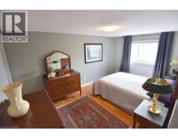 18 Claudette Gate, Hamilton, ON L9B1T5 Photo 17