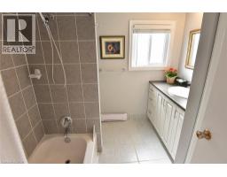 18 Claudette Gate, Hamilton, ON L9B1T5 Photo 23