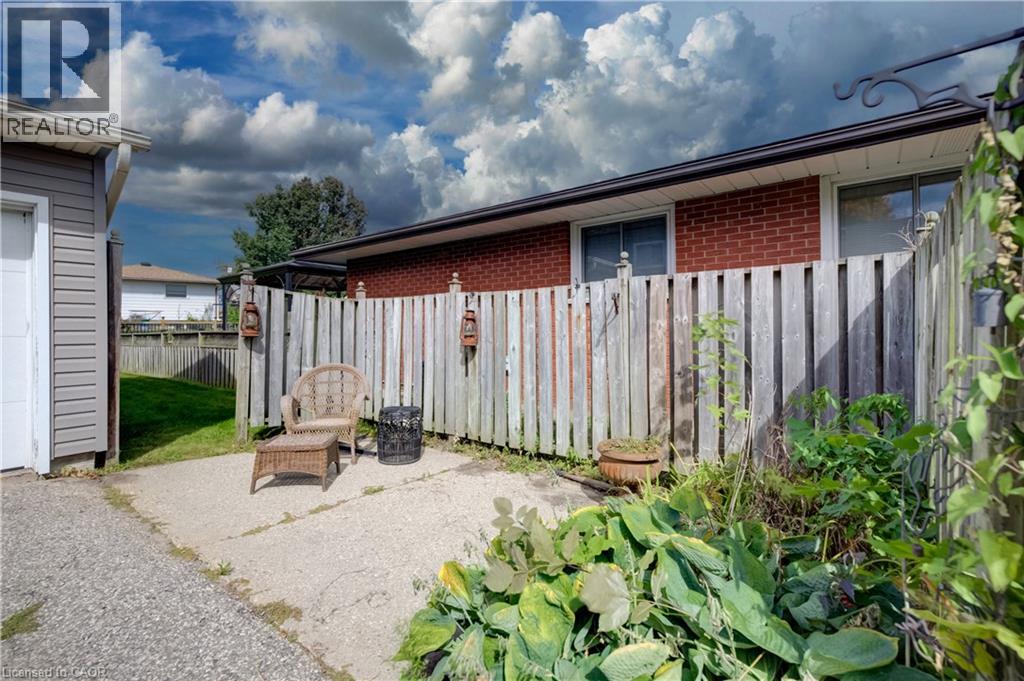 30 KINGSWOOD Drive — photo 2