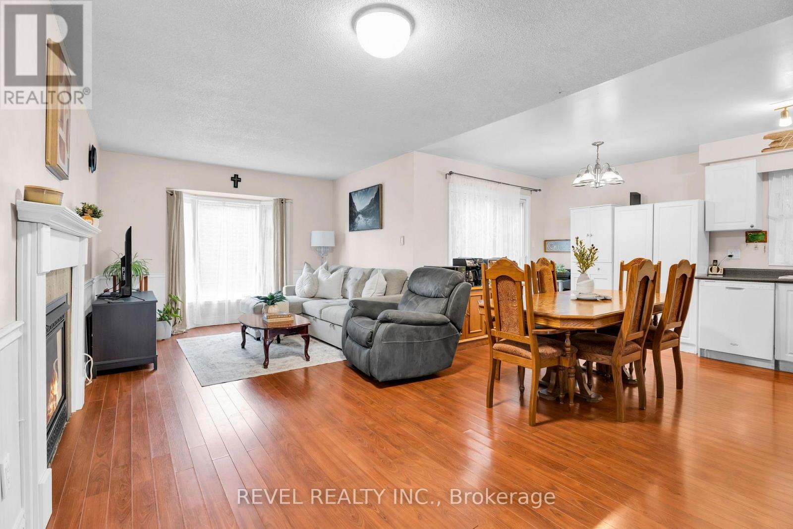 302 SHELBURNE PLACE - 4