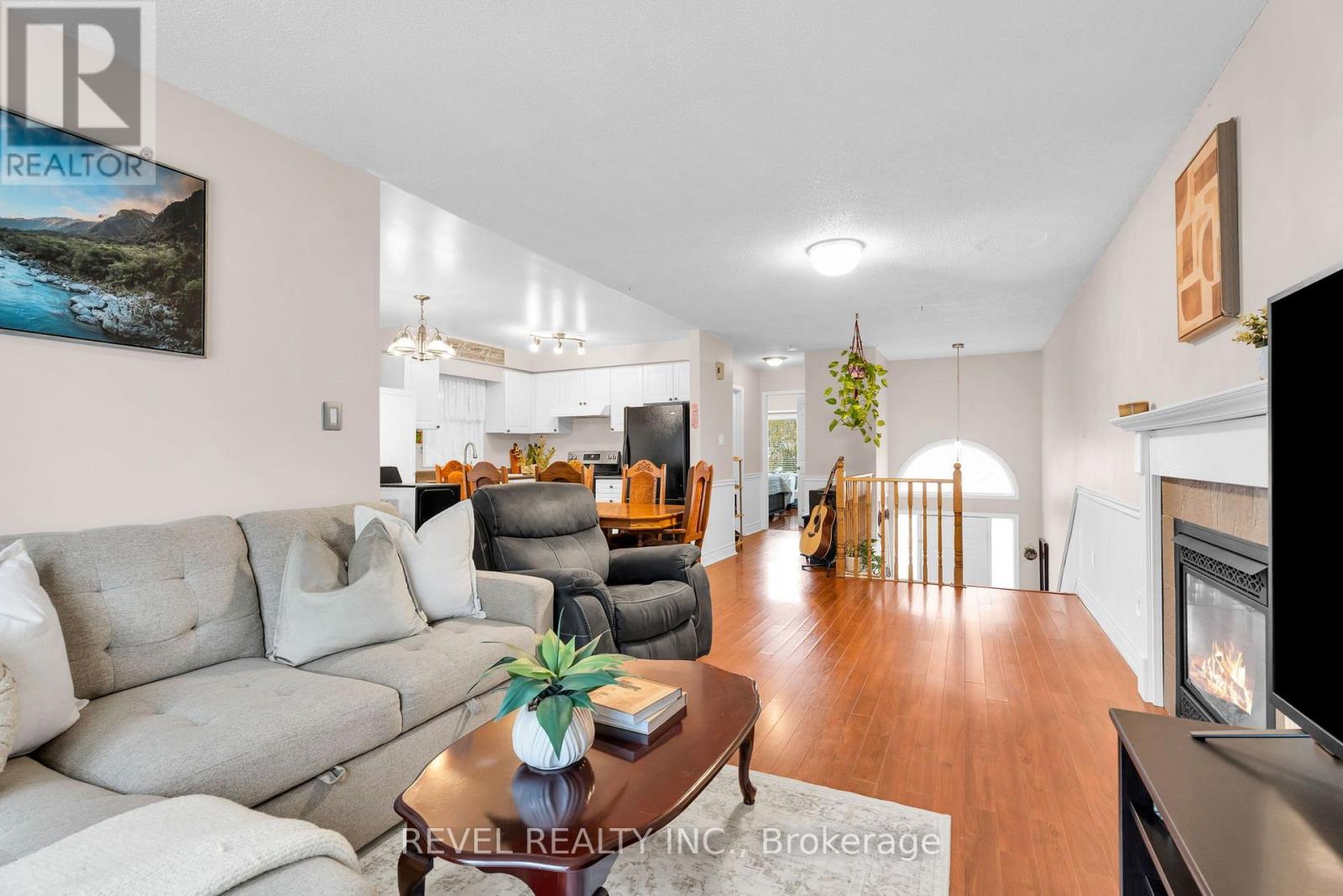 302 SHELBURNE PLACE - 6