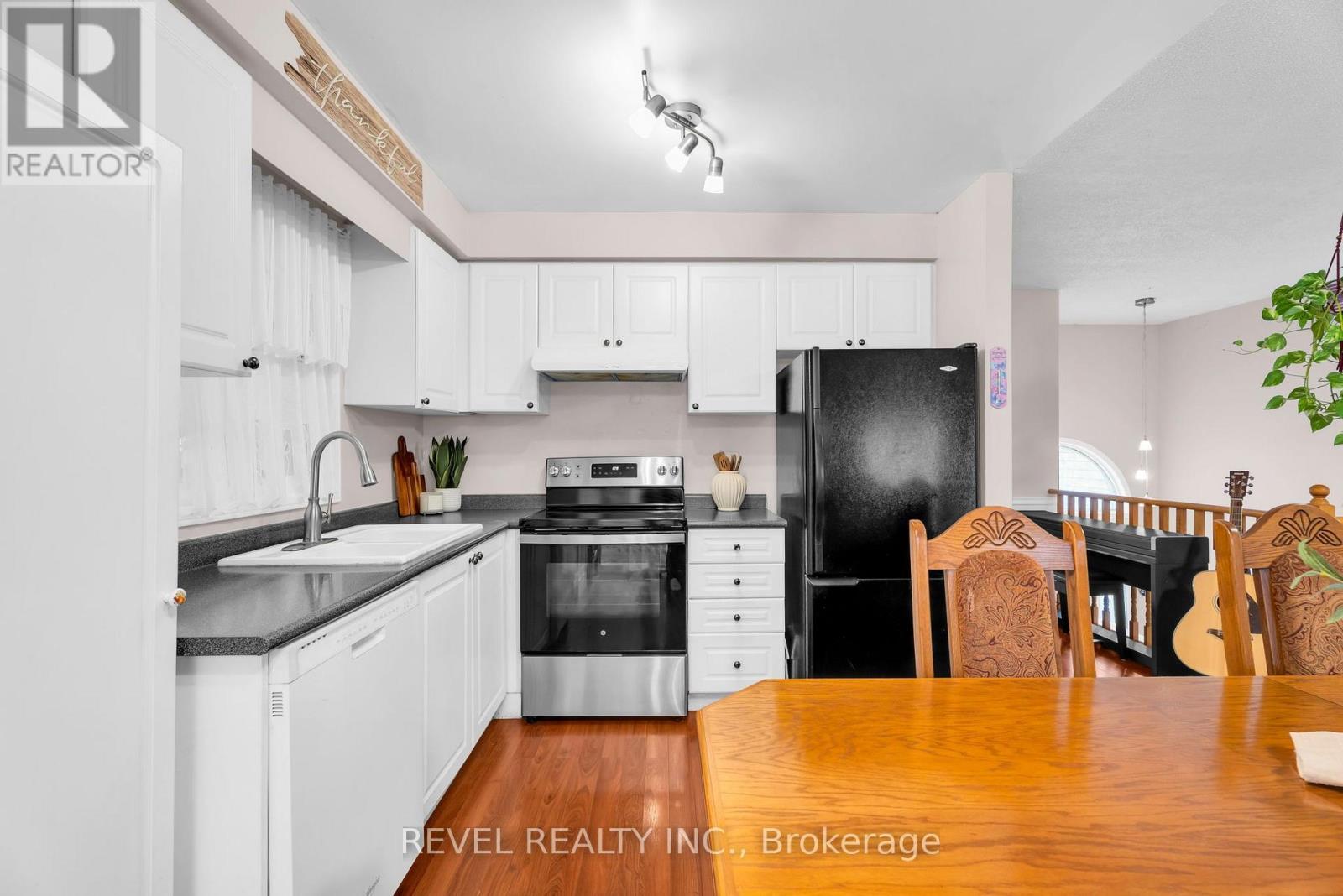 302 SHELBURNE PLACE - Image 8