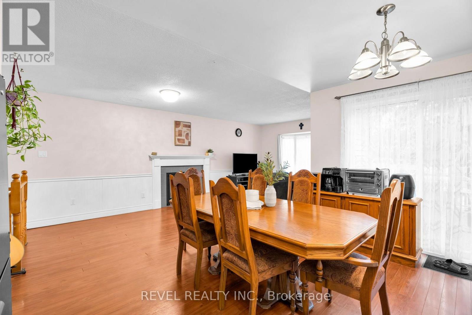302 SHELBURNE PLACE - 9