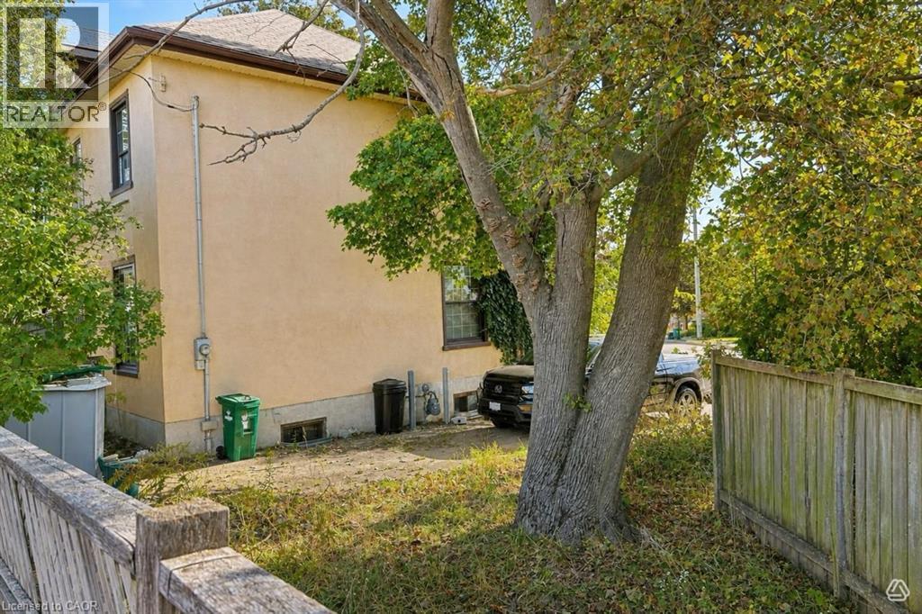 199 ST ANDREWS Street — photo 3