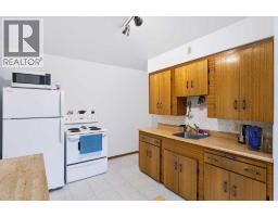 Living room - 2731 & 2733, 2731 17 Street Nw, Calgary, AB T2M3S5 Photo 14