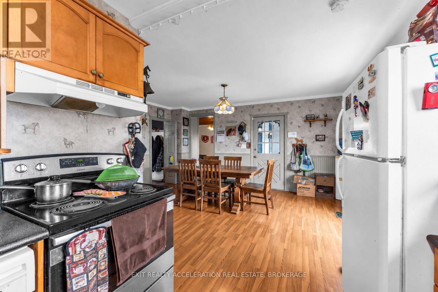 1696 STOREY STREET - 14