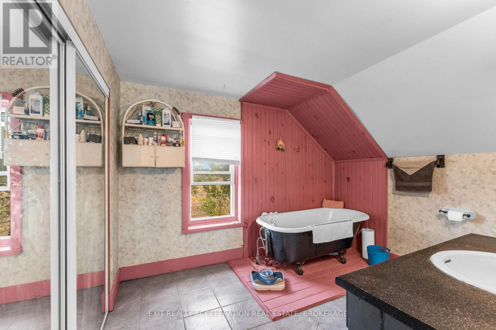 1696 STOREY STREET - Image 31