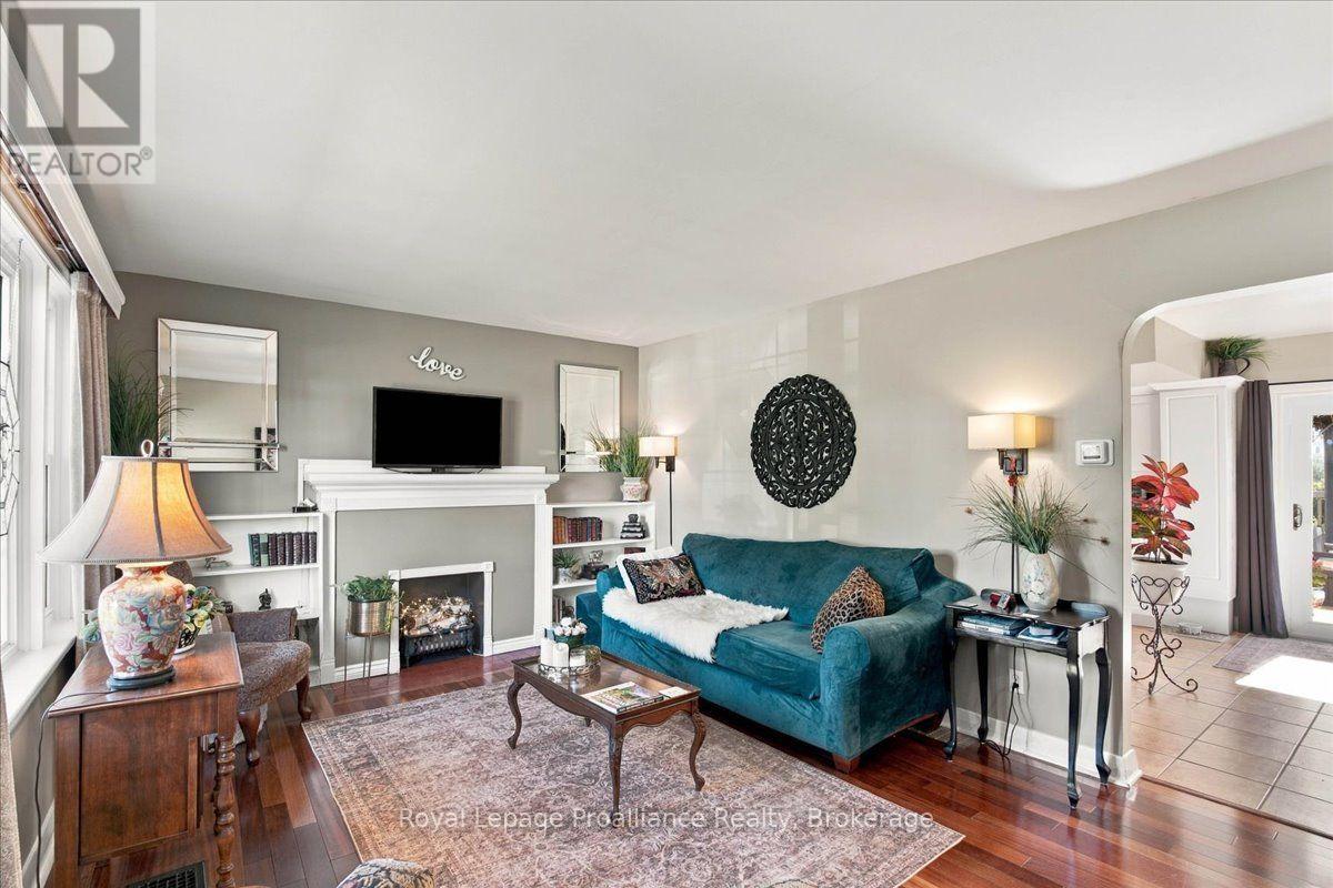 93 Bay Drive, Belleville, ON photo 11