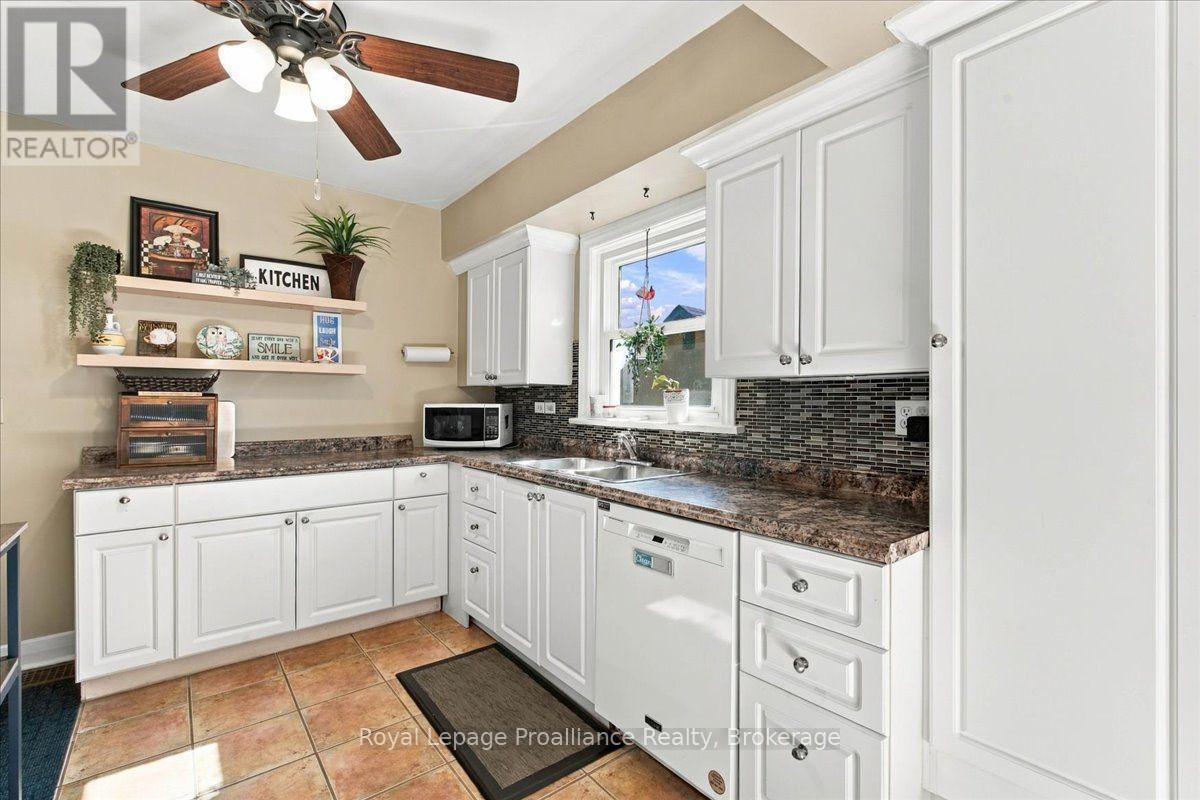93 Bay Drive, Belleville, ON photo 6