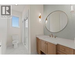 5pc Ensuite bath - 5240 Rafael, Tecumseh, ON N0R1K0 Photo 6