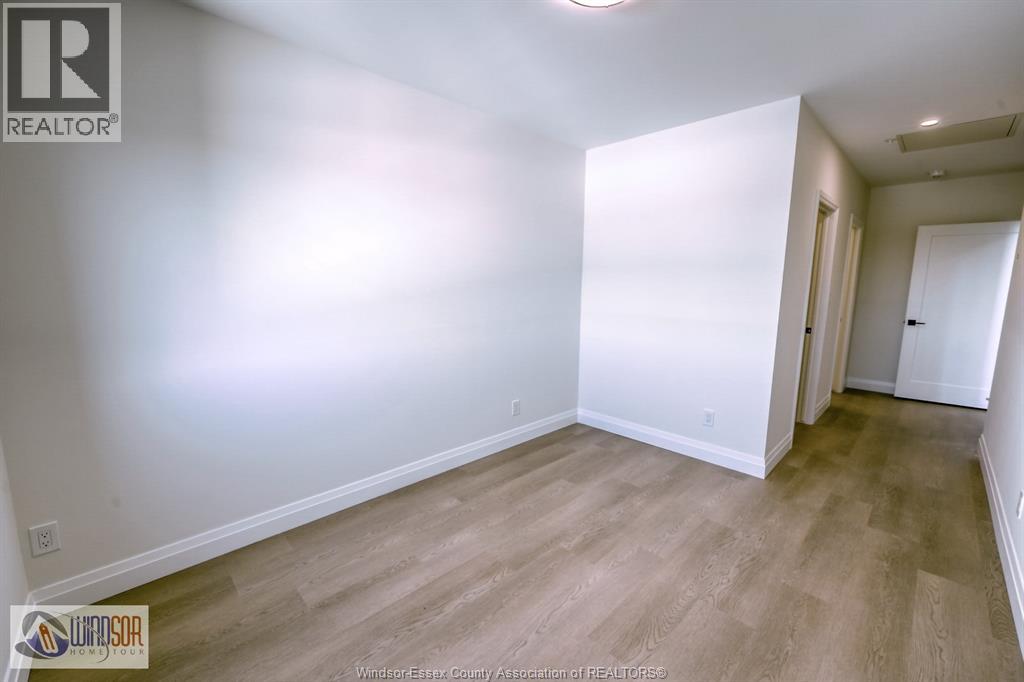 4300 Laurier Parkway — photo 16
