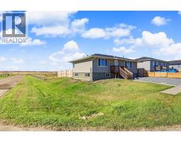 301 3 Street W, Standard, AB T0J3G0 Photo 33