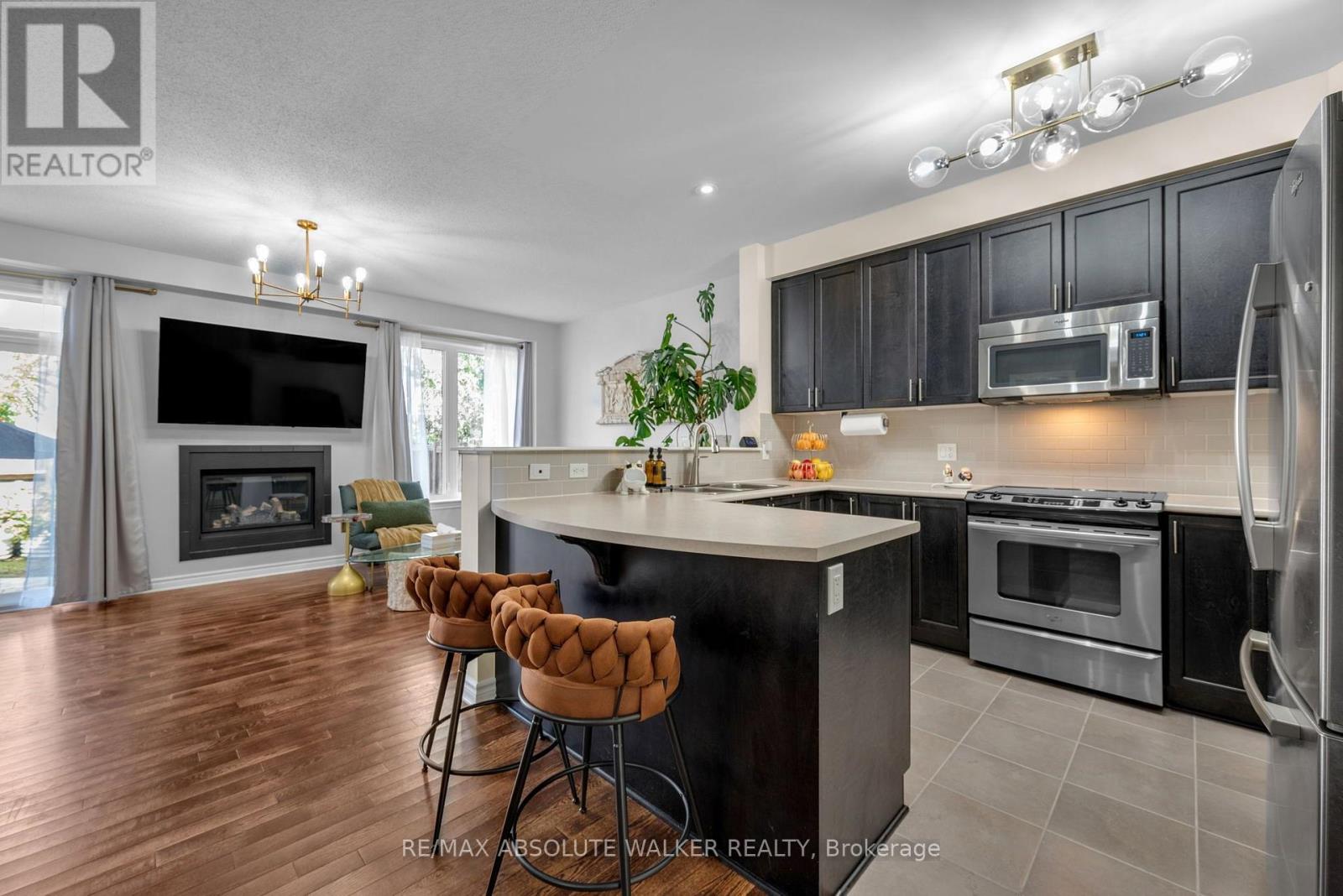 769 HAZELNUT CRESCENT - 10