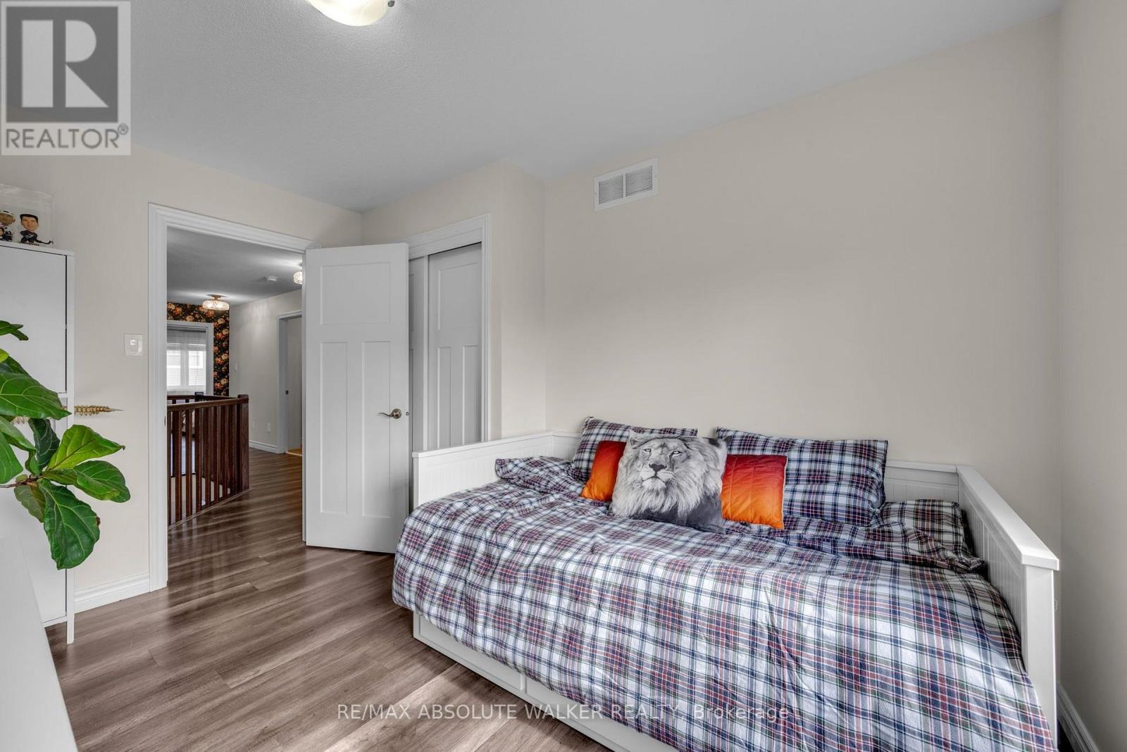 769 HAZELNUT CRESCENT - 25