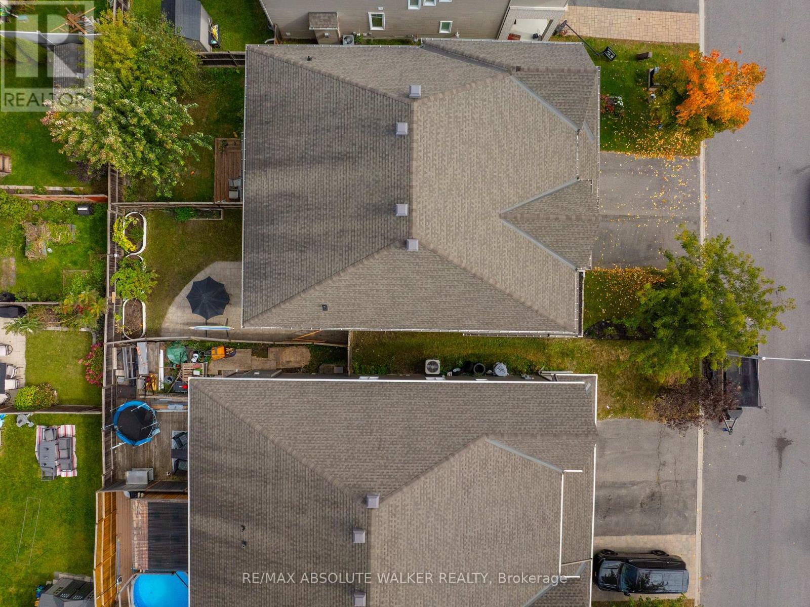 769 HAZELNUT CRESCENT - 36