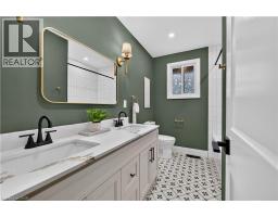 4 Woodcrest Drive, Grimsby, ON L3M1C4 Photo 26