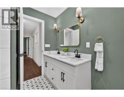 4 Woodcrest Drive, Grimsby, ON L3M1C4 Photo 28