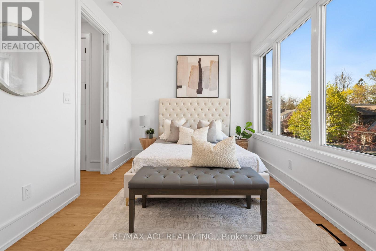 122 WARDEN AVENUE - 25