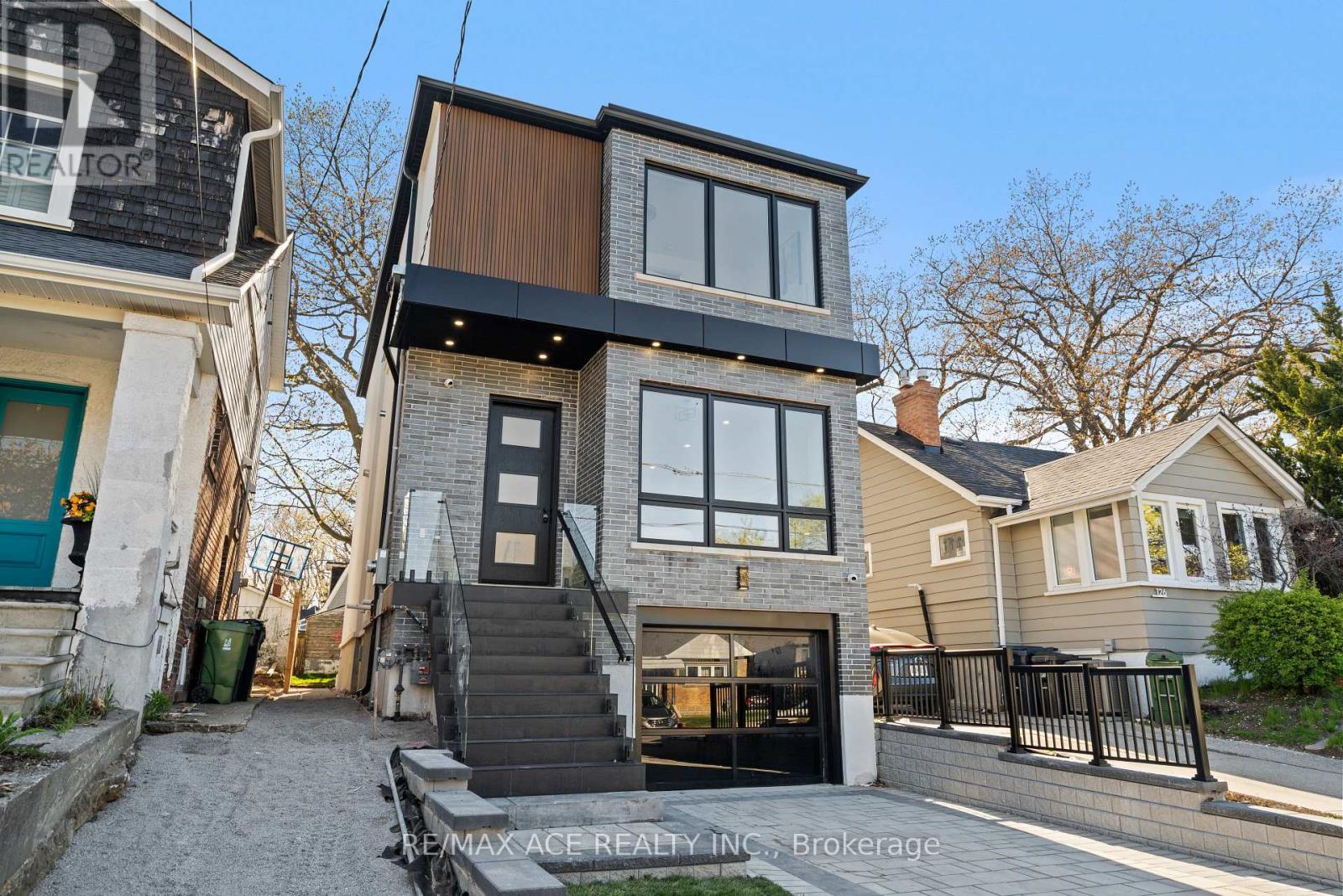 Photo of 122 WARDEN AVENUE